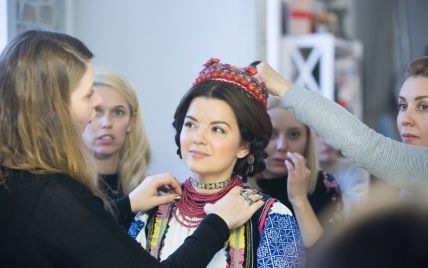 Чарівна Марічка Падалко приміряла українське вбрання