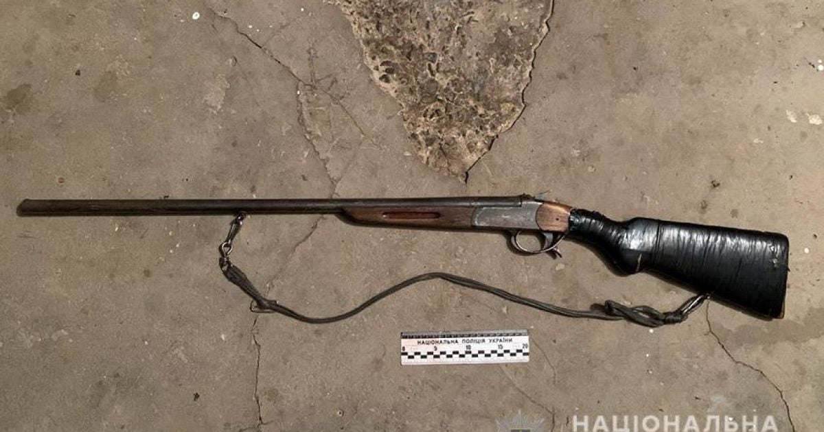 Переховувався у лісах: на Хмельниччині затримали злочинця, який намагався вбити сестру і її чоловіка