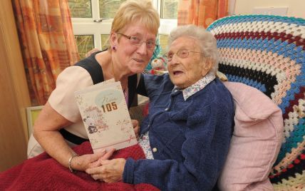 В Англии живет 105-летняя бабушка, которая имеет 51 внука и знает всех поименно