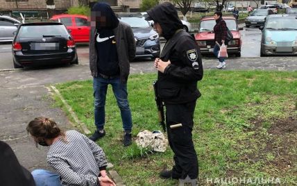 У Рівненській області нетвереза жінка відлупцювала поліцейську, котра йшла на виклик