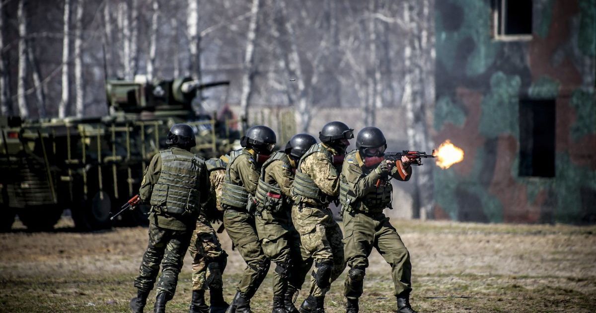 Украинские бойцы несколько раз открыли огонь в ответ на атаки боевиков