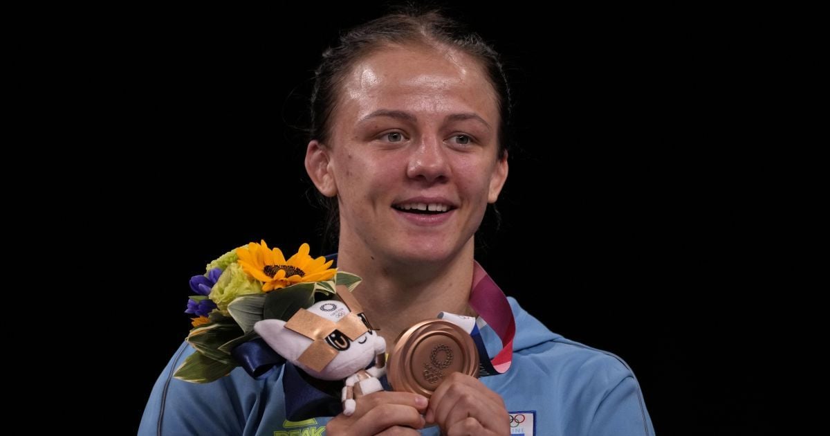 Небачений жест щедрості: українська призерка Олімпіади-2020, не маючи власного житла, подарувала квартиру тренеру