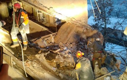 Вибух у Фастові: постраждалим відкрили збирання коштів, тривають пошуки людей під завалами будинку
