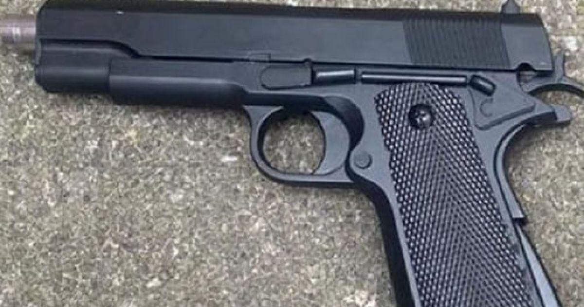 У Києві затримали жінку за збройний розбійний напад на банк