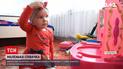 Дворічна дівчинка з Вінницької області заспівала колядку і стала зіркою соцмереж