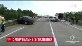 Две машины столкнулись на трассе в Житомирской области, есть погибшие