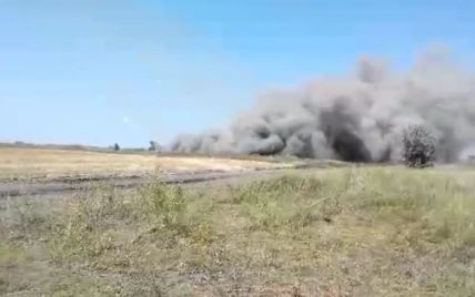 Бирюков показал на видео, как бойцы АТО шквальным огнем уничтожают склады боевиков