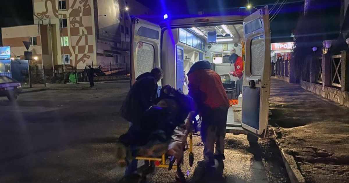 Убегал от полиции: в Житомире мужчина случайно оторвал себе руку гранатой