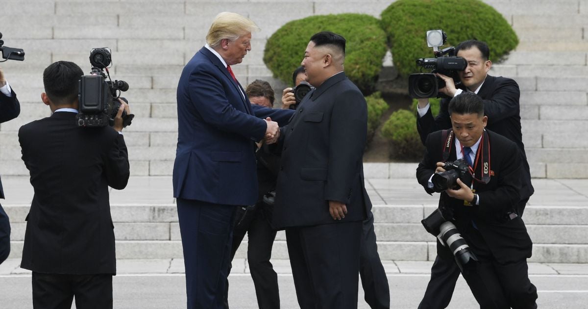 Третья встреча Трампа-Кима. Как она стала "исторической" и о чем договорились лидеры