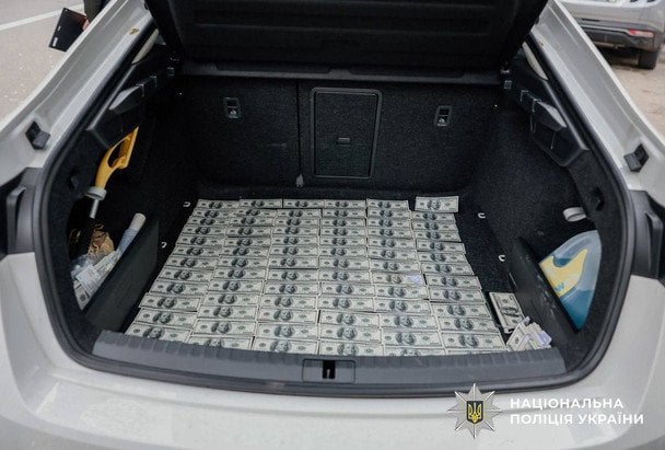 У Києві затримали «родича Єрмака», який за 100 тисяч доларів обіцяв роботу в ОП / © Національна поліція України