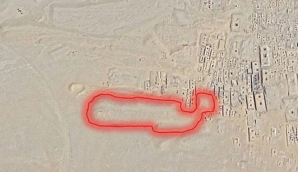 На изображении показан контур места, где, по мнению исследователей, находится второй Сфинкс