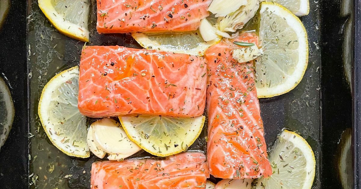 Що таке біле виходить з лосося під час приготування