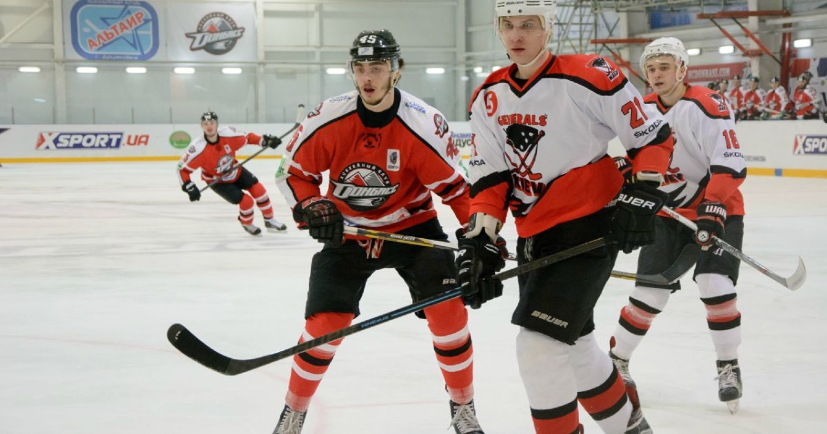 "Донбасс" повел в серии.