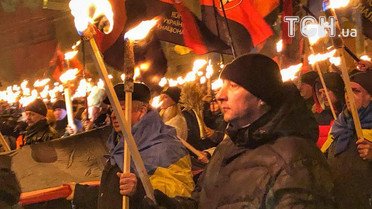 Початок смолоскипної ходи на честь Бандери в Києві_10