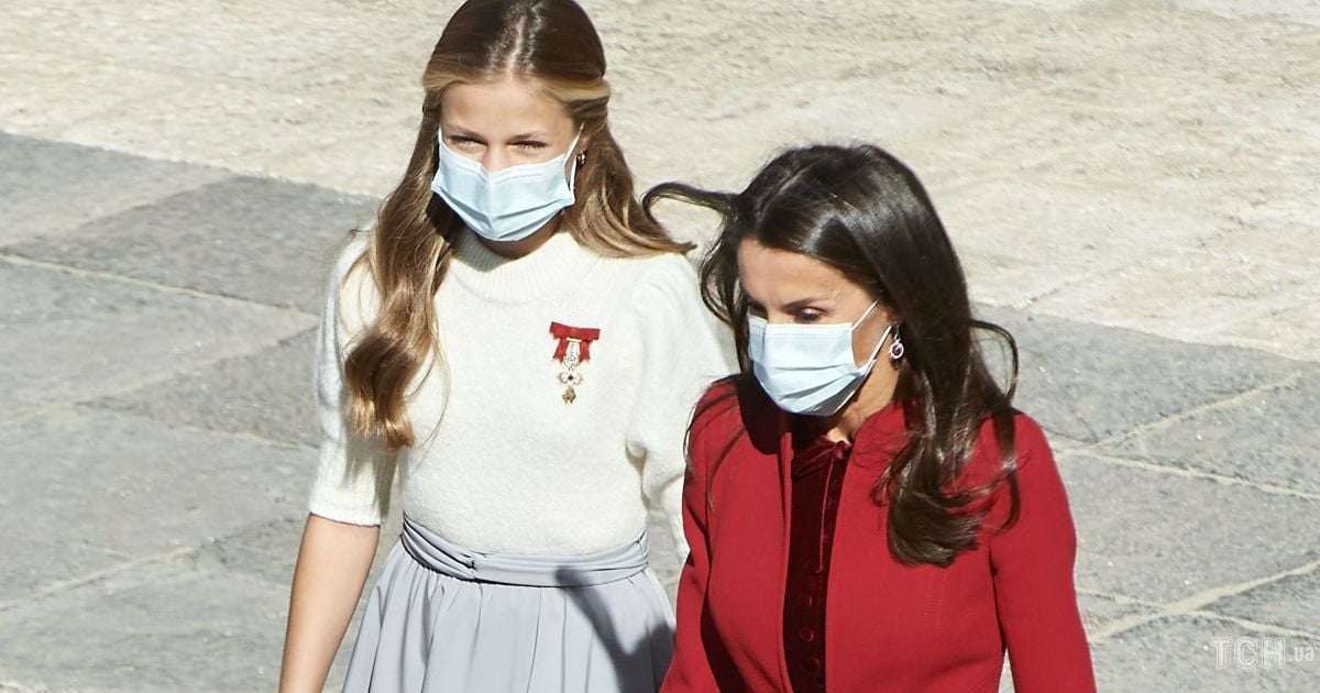 Королева Летиция с дочерью Леонор