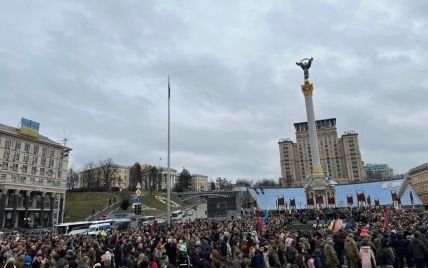 В Киеве тысячи человек простились с погибшим Героем "Да Винчи" (фото)