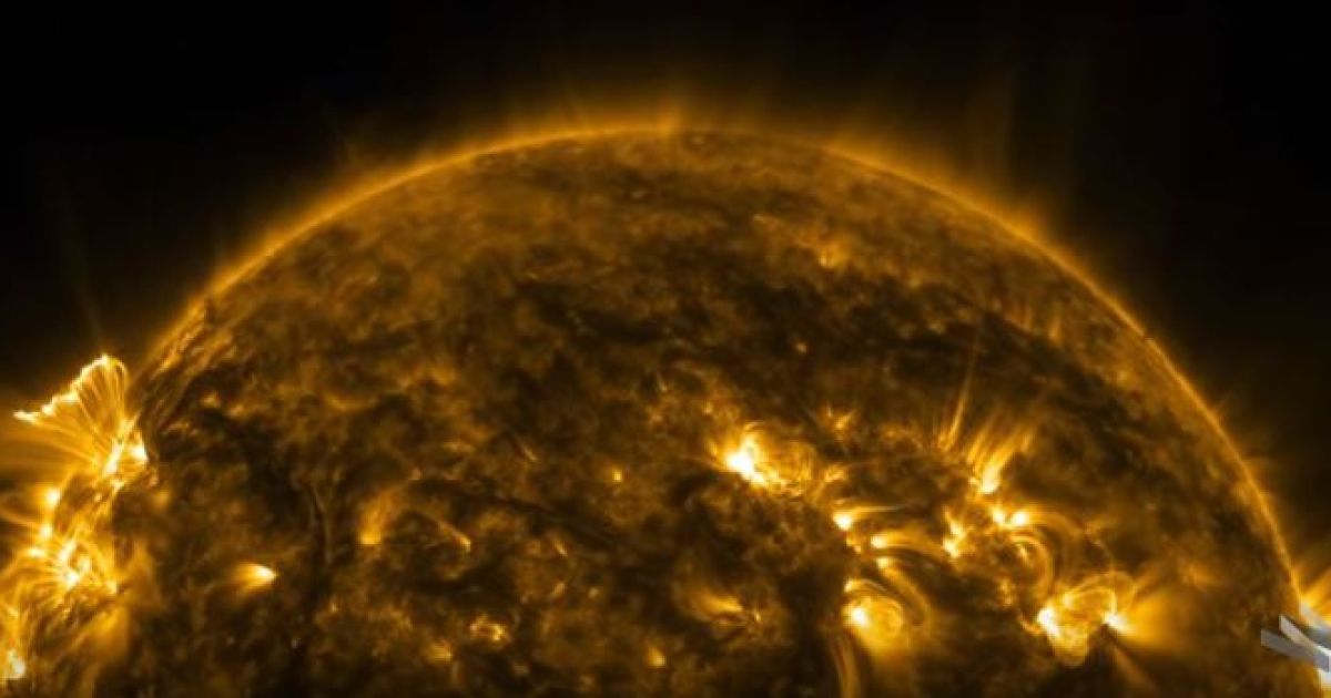 NASA удалось зафиксировать на камеру самую мощную вспышку на Солнце во всех подробностях