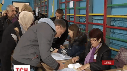 В Украине подсчитывают голоса, которые отдалили люди на местных выборах