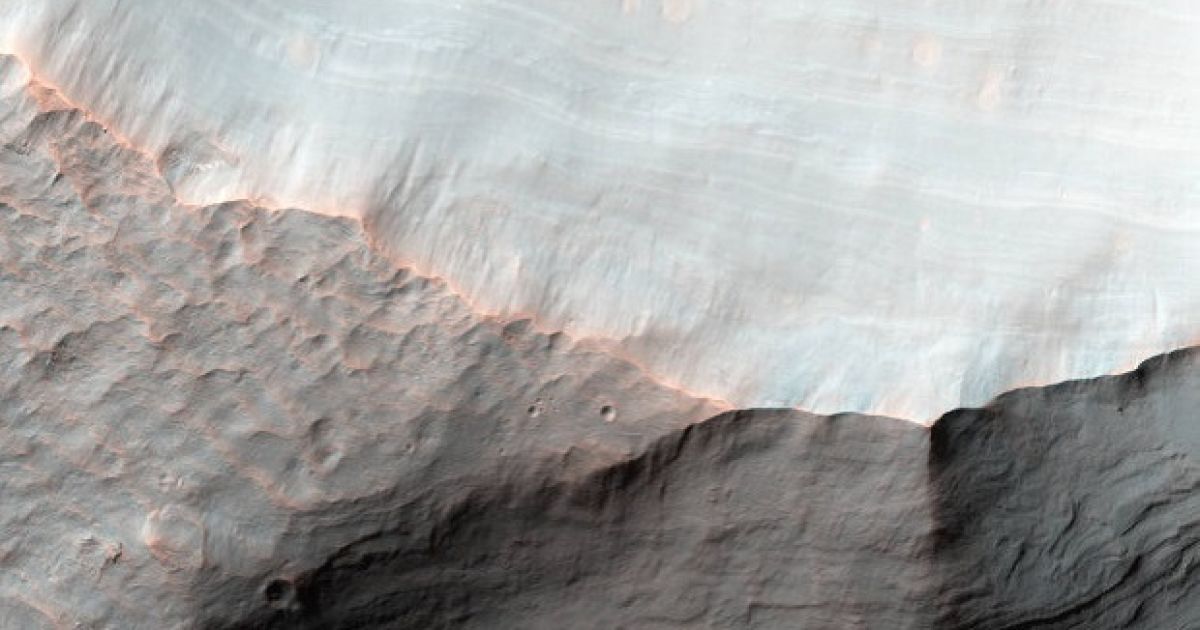 Станция MRO сделала впечатляющий снимок устья засохшей реки на Марсе