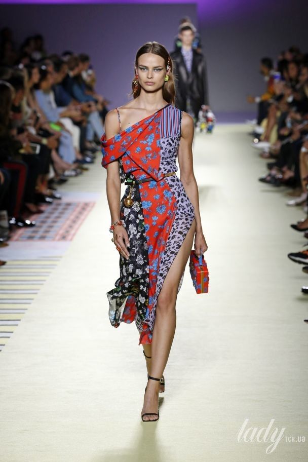 Колекція Versace прет-а-порте сезону весна-літо 2019 / © East News
