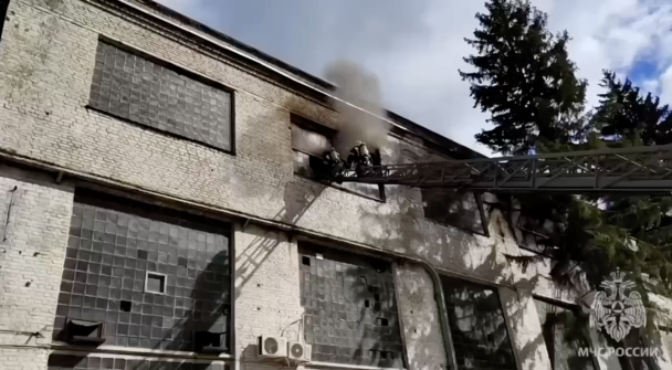 Пожежа на заводі "Елмаш" у Воронежі 22 квітня / Скриншот з відео МНС РФ