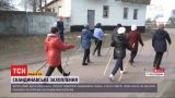 Мешканці села Чернігівської області масово захопилися скандинавською ходьбою