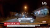 В Черновцах полицейская машина без водителя выехала на дорогу и чуть не вызвала ДТП
