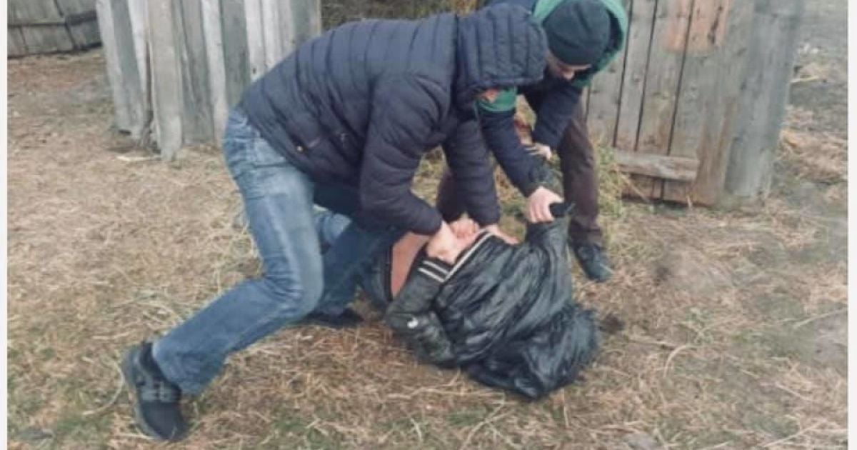 На Хмельниччині педофіл заманив додому та зґвалтував маленьку дівчинку