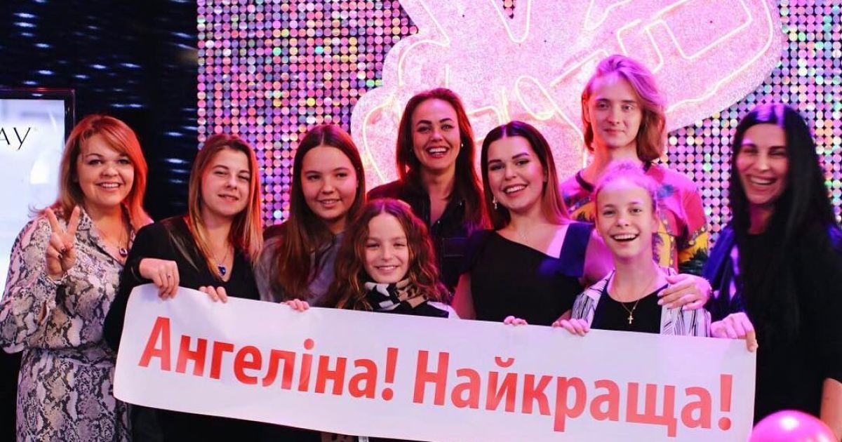 16-річна дівчина з Білорусі підкорила потужним вокалом тренерів "Голосу країни-9"