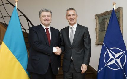 Порошенко поблагодарил Столтенберга за поддержку Украины и открытые двери НАТО