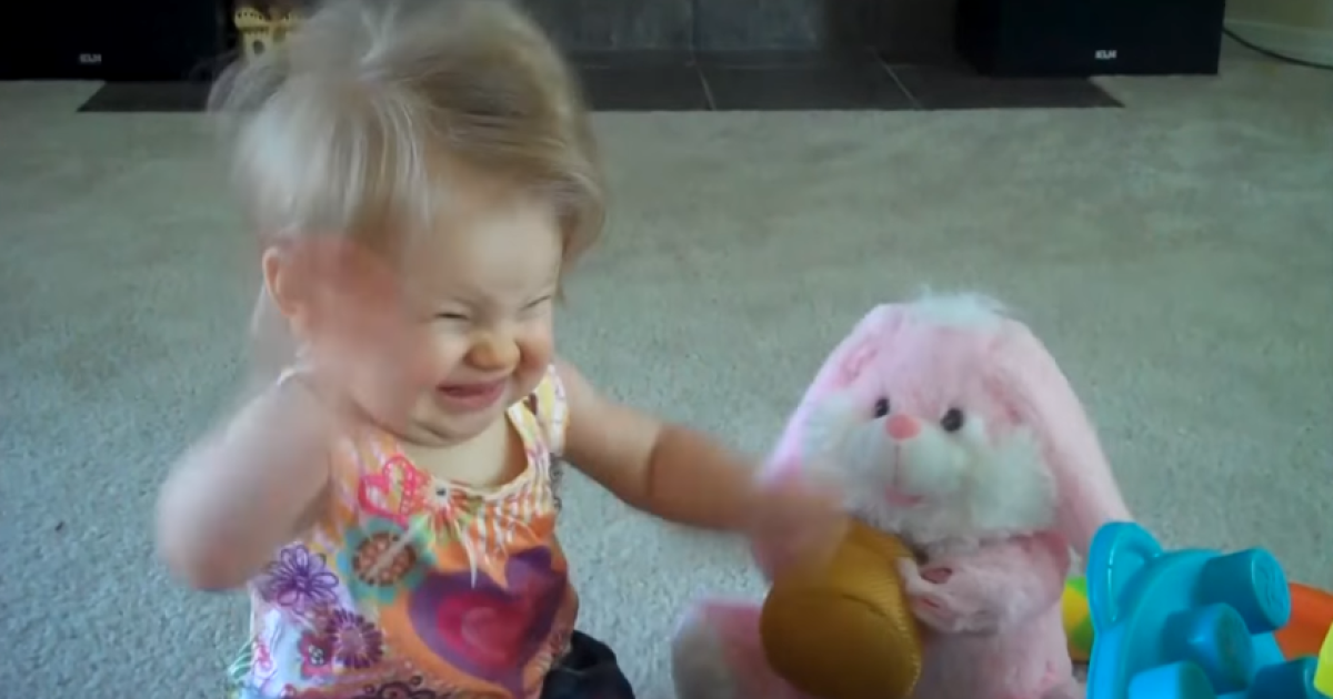 Девочка не скрывала своей радости