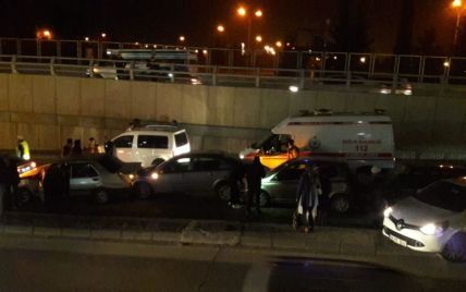 В Турции столкнулось десять авто, есть раненые