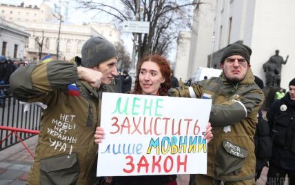 У скандальному Окружному адмінсуді Києва з'явився позов щодо заборони підписувати мовний закон