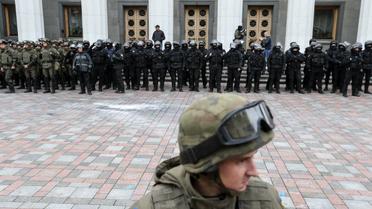 Правоохоронці біля будівлі Верховної Ради_1 / © ТСН.ua