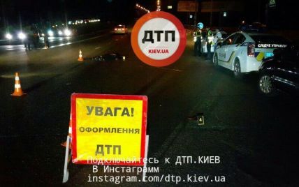 Моторошна ДТП у Києві: пішохода після удару однієї автівки кинуло під колеса іншої