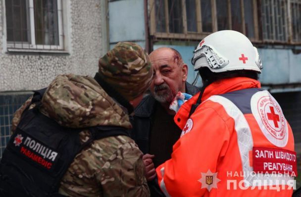 Наслідки удару по Запоріжжю вранці 22 березня / © Національна поліція України