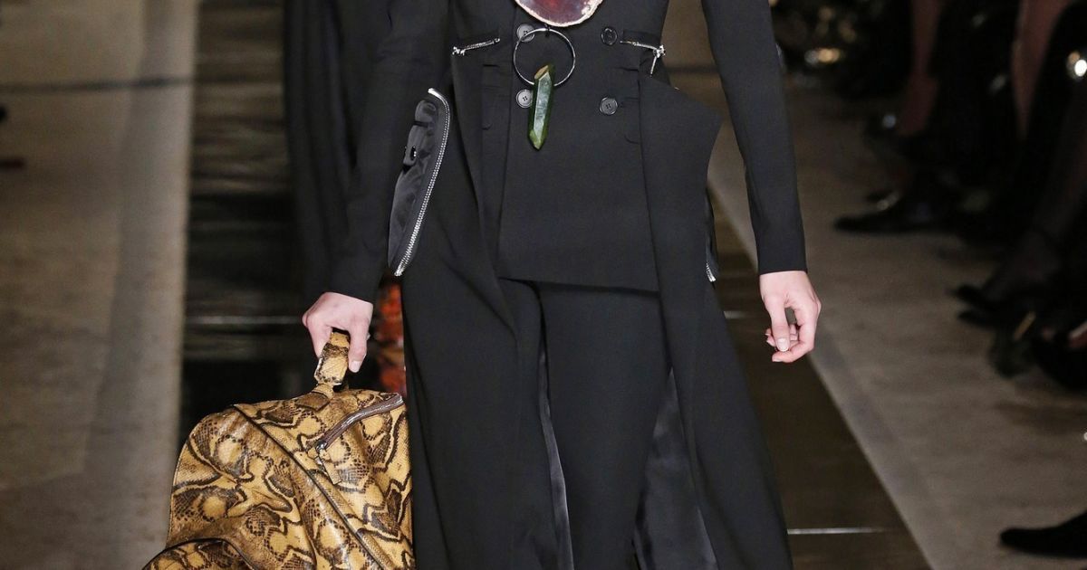 Коллекция Givenchy прет-а-порте сезона весна-лето 2017 / © East News