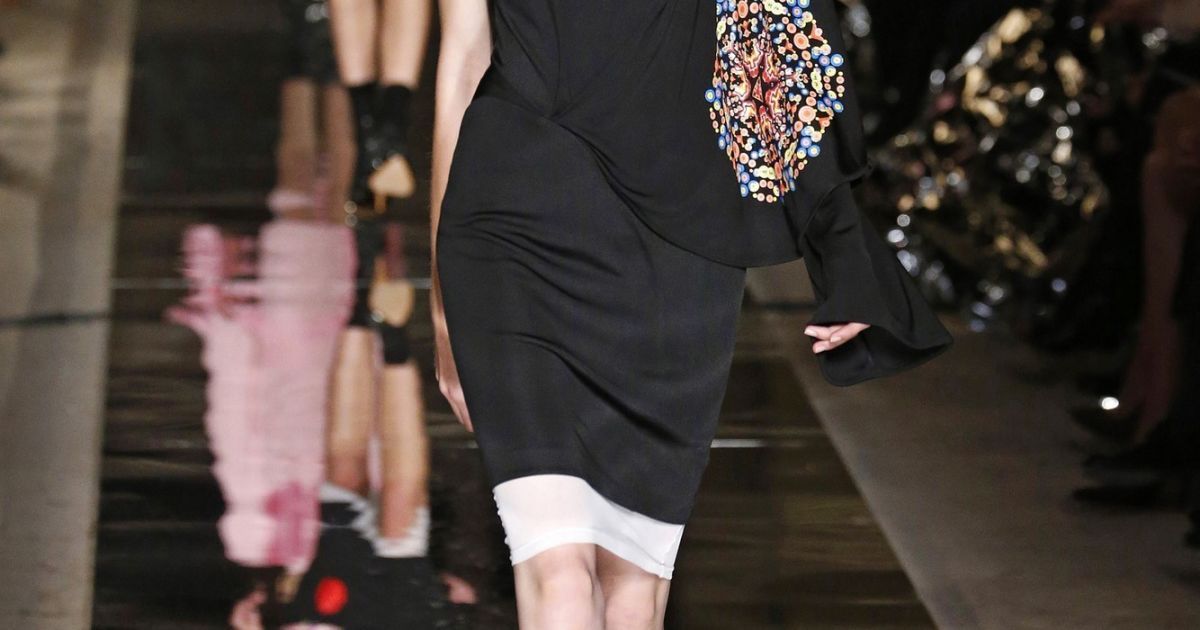 Коллекция Givenchy прет-а-порте сезона весна-лето 2017 / © East News