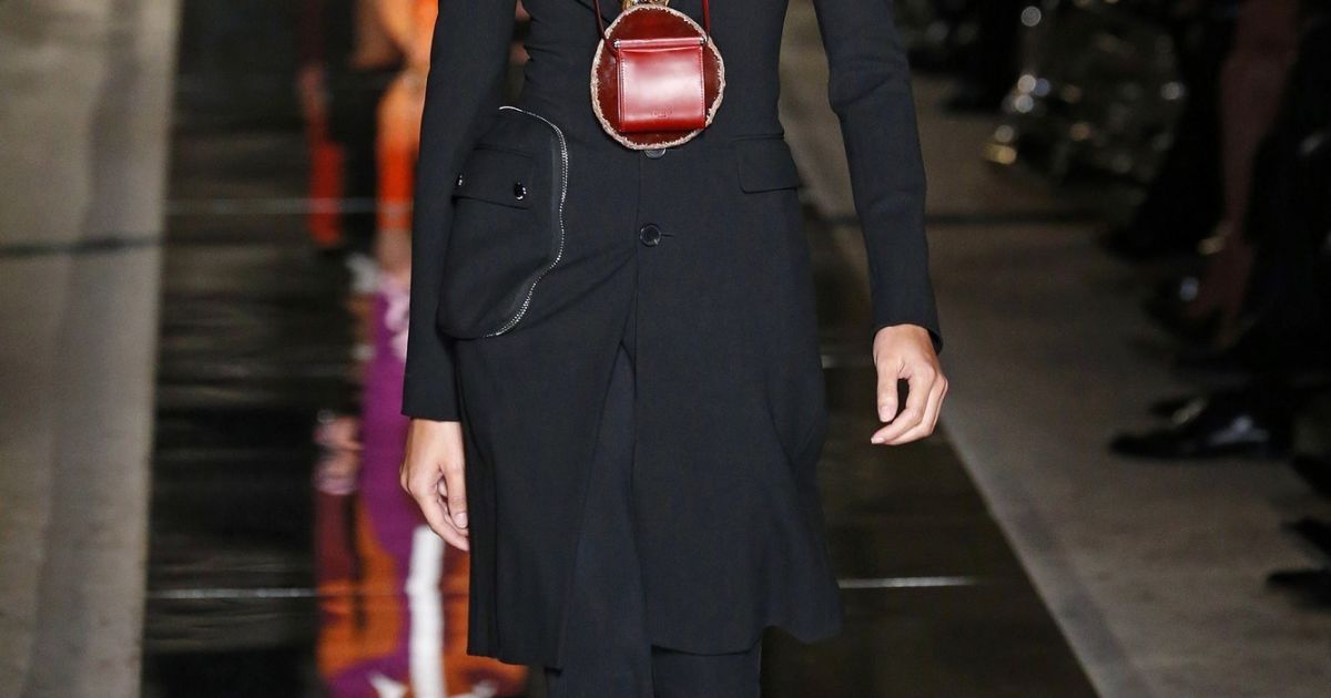 Коллекция Givenchy прет-а-порте сезона весна-лето 2017 / © East News
