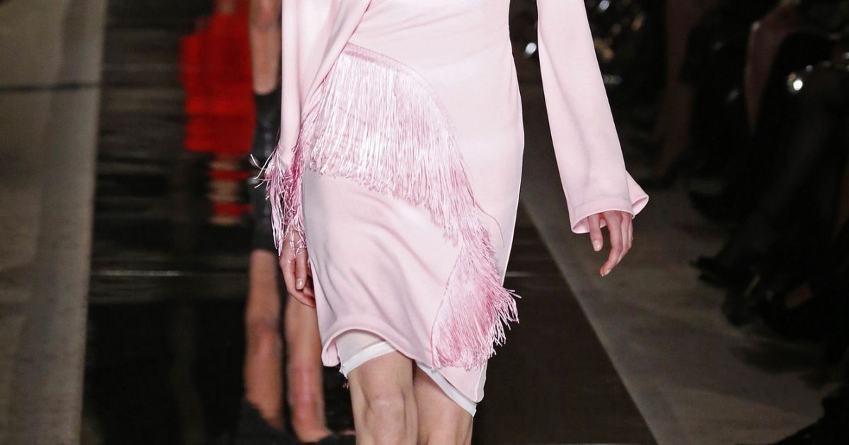 Коллекция Givenchy прет-а-порте сезона весна-лето 2017 / © East News