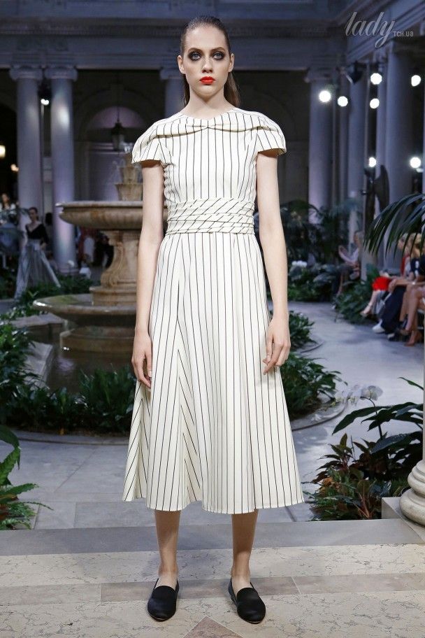 Коллекция Carolina Herrera прет-а-порте сезона весна-лето 2017 / © East News