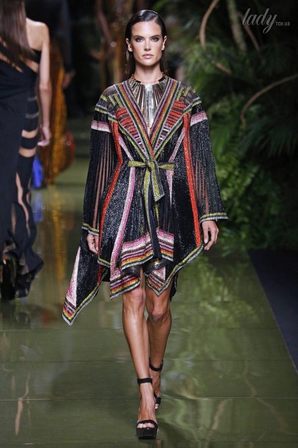 Коллекция Balmain прет-а-порте сезона весна-лето 2017 / © East News
