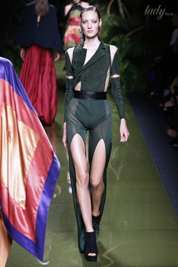 Коллекция Balmain прет-а-порте сезона весна-лето 2017 / © East News