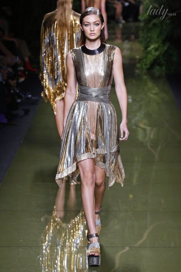 Коллекция Balmain прет-а-порте сезона весна-лето 2017 / © East News