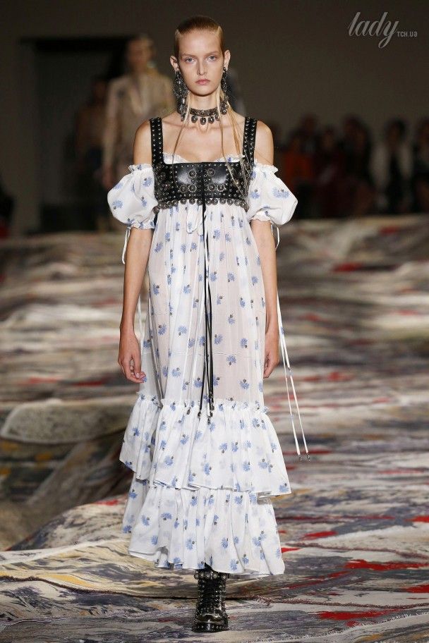 Коллекця Alexander McQueen прет-а-порте сезона весна-лето 2017 / © East News