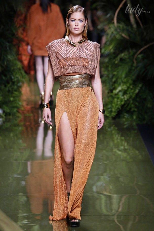 Коллекция Balmain прет-а-порте сезона весна-лето 2017 / © East News