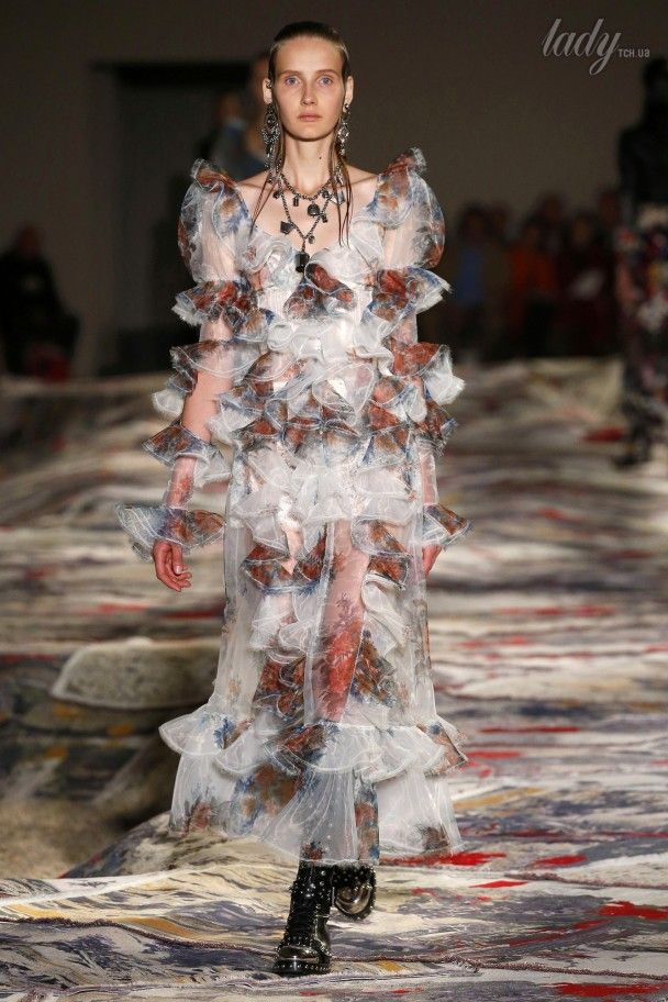 Коллекця Alexander McQueen прет-а-порте сезона весна-лето 2017 / © East News