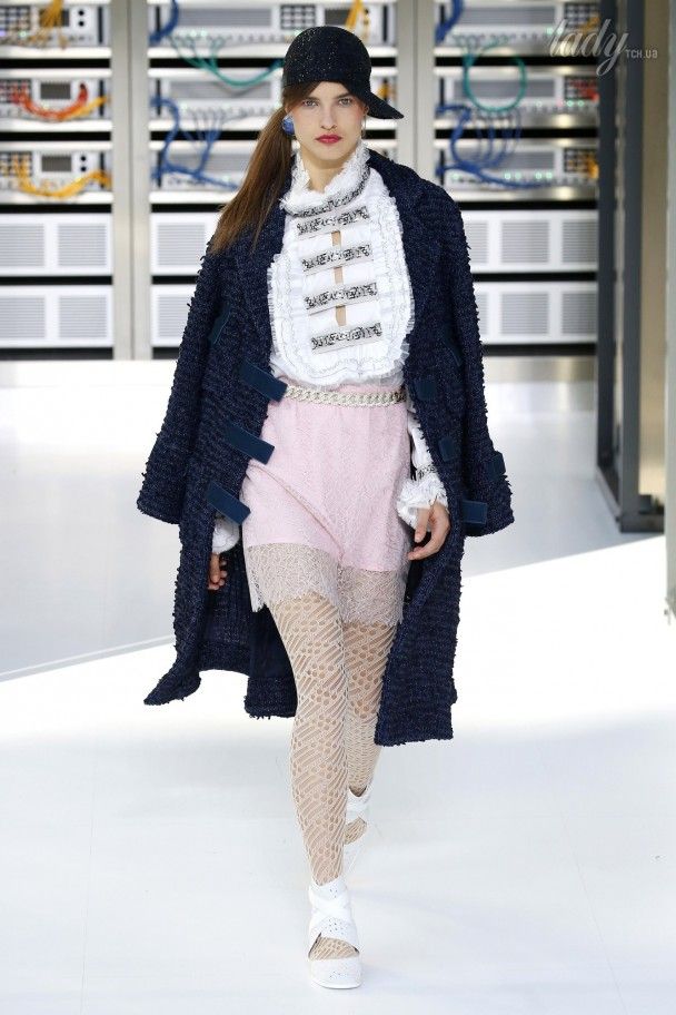Коллекция Chanel прет-а-порте сезона весна-лето 2017 / © East News