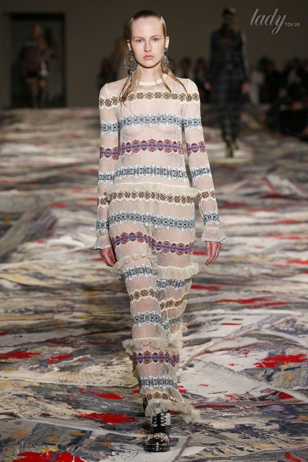 Коллекця Alexander McQueen прет-а-порте сезона весна-лето 2017 / © East News