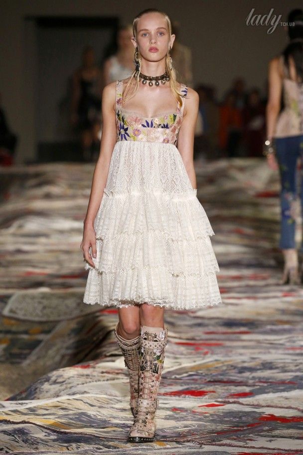 Коллекця Alexander McQueen прет-а-порте сезона весна-лето 2017 / © East News